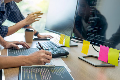 软件开发背景图片 电脑软件开发的视觉语言与艺术